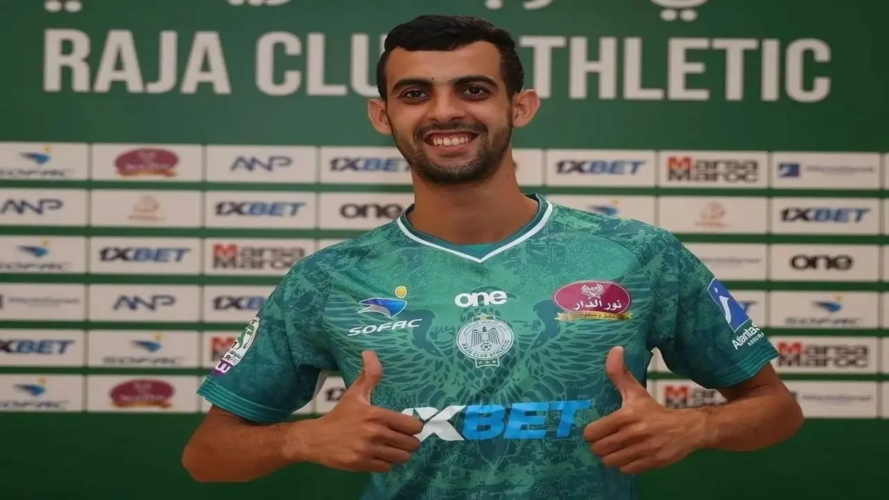 طلب إيقاف صفقة بلعمري مع الأهلي بسبب قانوني يثير الجدل